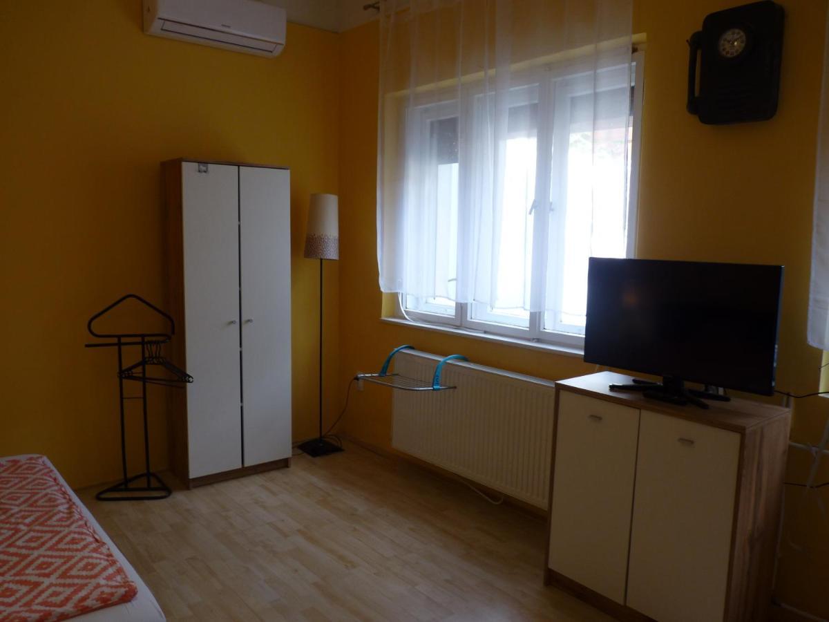 Zizi Apartman Debrecen Exterior foto